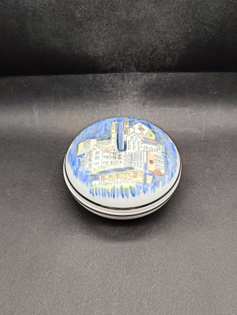 Набор винтажный - кружка немецкая пивная и шкатулка Lubero / R.Nock "Почетный дар муниципалитета Офтерсхайм" с изображением города, кружка 18 см (0.5 л), шкатулка - 13.5 см, фарфор, Германия, 1970-80гг.