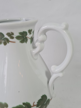 Чайник винтажный Hutschenreuther с зелеными листьями, фарфор, 24.5 см, Германия, 1970-80гг.