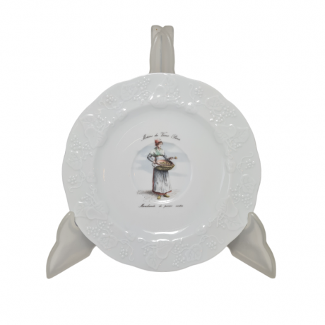 Lierre Lauvage CNP France Винтажная тарелка с фактурным краем "Продавщица на ярмарке в Париже", Франция, 1960-70гг.