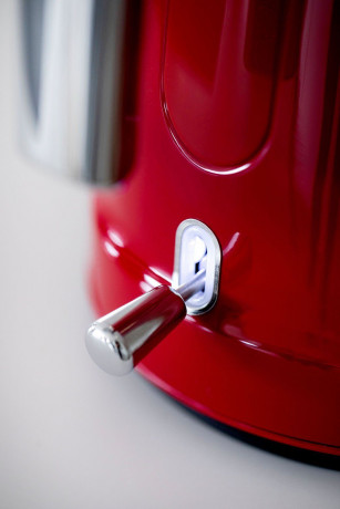 NOVIS NOVIS Wasserkocher K1 rot, 1,6 l, 2400 W, Metallgehause  Чайник NOVIS K1 красный, 1,6 л, 2400 Вт, металлический корпус