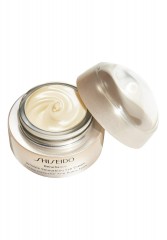 Shiseido BENEFIANCE WRINKLE SMOOTHING  Augenpflege - BENEFIANCE РАЗГЛАЖИВАНИЕ МОРЩИН уход за глазами