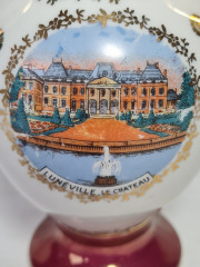 Ваза винтажная Limoges France &quot;Замок Люневиль&quot; с 2 ручками, среднего размера,  фарфор, 15.5 см, Франция, 1960-70гг.