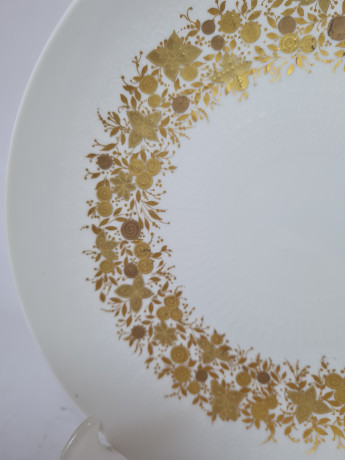Rosenthal Винтажная тарелка с позолоченным цветочным узором, 21,5см, Германия, 1970-80гг.