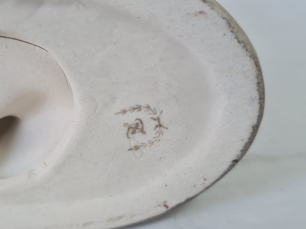 Статуэтка винтажная Sitzendorf "Два мальчика с зонтом", фарфор, 12 см, Германия, 1960-70гг.