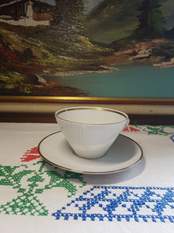 Winterling Roslau Bavaria Чайная пара, белый фарфор с позолоченным ободком и рельефным узором, Германия, 1960-70гг.