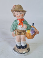 Статуэтка винтажная Thuringen &quot;Мальчик в шляпе с корзинкой&quot;, фарфор, 11 см, Германия, 1960-70гг.