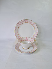 Чайное трио винтажное Kongl.prv. Tettau с розовым декором и золотой окантовкой, фарфор, Германия, 1960-70гг.