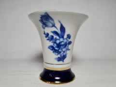 Royal Dux Tschechoslowakei Ваза для цветов с синим ободком и цветочным рисунком, 9,5см, Чехословакия, 1970-80гг.