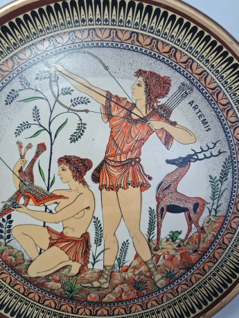 Тарелка декоративная винтажная Greece "Артемида. Лучники", коллекционная, 28,5 см, Греция, 1960-70гг.