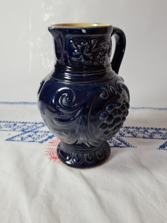 DDR Wine Керамический кувшин синий "Гроздь винограда", 20см х 15 см, 1970-80гг.