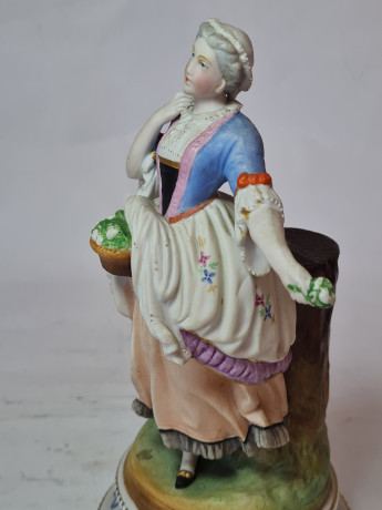 Набор статуэток винтажных "Дама в разноцветном платье" и "Мужчина в ярком сюртуке", фарфор, 2 шт., 22 x 11 см, Германия, 1960-70гг.