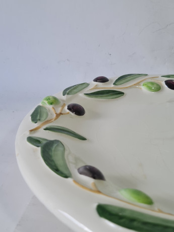 Тарелка винтажная Tiriduzzi Deruta с оливками, ручная роспись, керамика, 32 x 4 см, Италия, 1960-70гг.