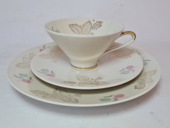 Z&amp;Co Tirschenreuth Bavaria Фарфоровое чайное трио с разноцветным рисунком и позолоченным декором, Германия, 1960-70гг.