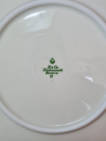 Z&Co Tirschenreuth Bavaria Фарфоровое чайное трио с разноцветным рисунком и позолоченным декором, Германия, 1960-70гг.