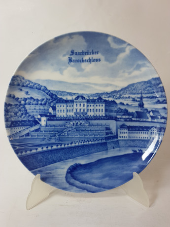 Furstenberg Декоративная тарелка в бело-синих тонах "Замок Штенгель в Саарбрюкке", 24 x 2,5 см, Германия, 1960-70гг.