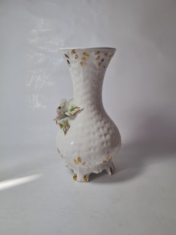 Capodimonte Ваза с фактурным узором, позолотой и цветами, 23см х 12см, Италия, 1960-70гг.