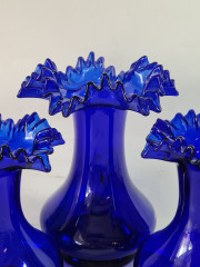 Вазы винтажные, синее богемское стекло, ручная работа, 3 шт: 15 x 11 см, 15 x 11 см, 19 x 14 см, Чехословакия, 1960-70гг.