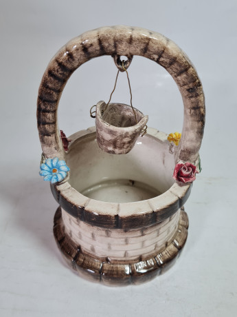 Фигурка винтажная "Колодец с ведром" Capodimonte, серо-коричневая керамика, 10 x 16 см, Италия, 1960-1970гг.