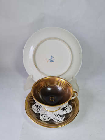 Чайное трио винтажное Furstenberg с вязаной салфеткой в бело-коричневых тонах с золотыми полосками, Германия, 1960-1970гг.