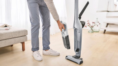 BOSCH BOSCH Akku-Hand-und Stielstaubsauger Flexxo Gen 2 Serie 4 BBH3K2801, beutellos, 28 V, Power Duse mit LED, integriertes Zubehor, silber  Беспроводной ручной пылесос BOSCH Flexxo Gen 2 Series 4 BBH3K2801, без мешка, 28 В, мощная насадка со светодиодом