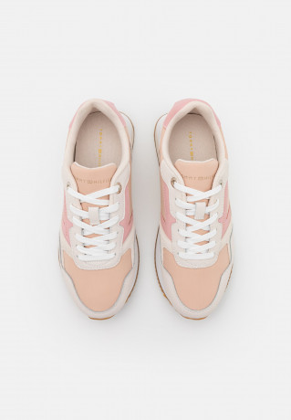 Tommy Hilfiger ESSENTIAL RUNNER Trainers misty blush ESSENTIAL RUNNER — Кроссовки туманный румянец