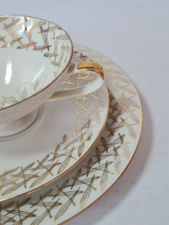 Чайное трио винтажное, белый фарфор с фиолетовым цветочным декором и позолоченным узором, Германия, 1960-70гг.