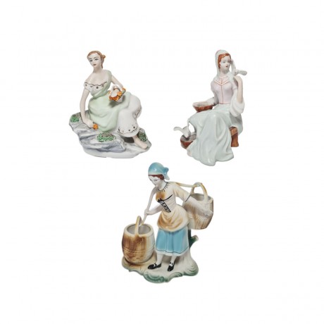 НАБОР Фарфоровых Статуэток Девушка с корзинкой цветов, Девушка с коромыслом, Девушка кормящая голубей, Румыния 1960-70гг.