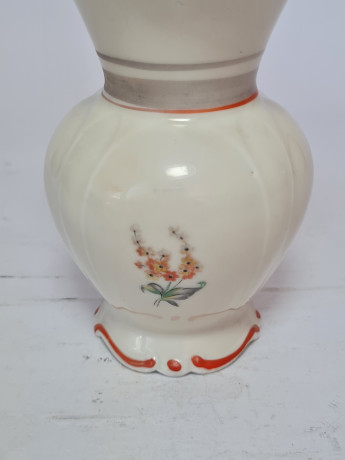 Ваза винтажная Thuringen, светло-желтый фарфор с цветочным декором и желтым ободком, 11 x 7 см/4 см, Германия, 1960-70гг.