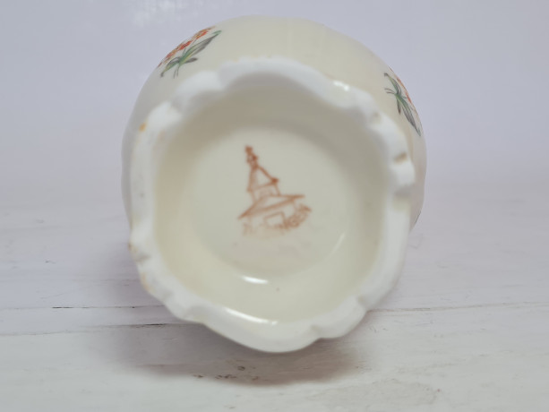 Ваза винтажная Thuringen, светло-желтый фарфор с цветочным декором и желтым ободком, 11 x 7 см/4 см, Германия, 1960-70гг.