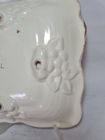 Тарелка винтажная Bohmen с объемным цветочным декором, керамика, 25 х 25 см, Германия, 1960-70гг.