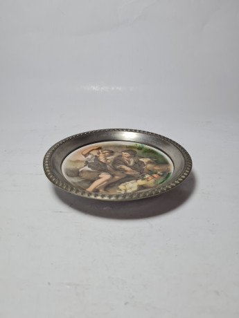 Декоративная тарелка в железной оправе винтажная Neuerer Qualitätsporzellan Bavaria, 12,5 x 2 см, Германия, 1960-70гг.