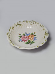 Bassano Italy im Still Круглое блюдо с фактурным краем &quot;Розы и незабудки&quot;, 25 x 7см, Италия, 1960-70гг.