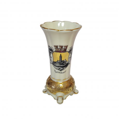 Ваза винтажная на ножках Wilheim, белый фарфор с обильной позолотой и изображением г. Киффхойзер, 10 x 5 см, Германия, 1960-70гг.