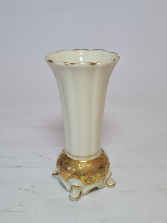 Ваза винтажная на ножках Wilheim, белый фарфор с обильной позолотой и изображением г. Киффхойзер, 10 x 5 см, Германия, 1960-70гг.