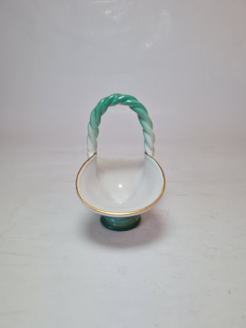 Конфетница декоративная винтажная, бело-светло-зеленый фарфор с изображением. г. Шварцвальд, 10,5 x 6,5 x 11 см, Германия, 1960-70гг.