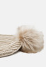 Tommy Hilfiger FESTIVE LUXE BEANIE POMPOM Beanie oat milk FESTIVE LUXE BEANIE POMPOM Шапочка овсяное молоко