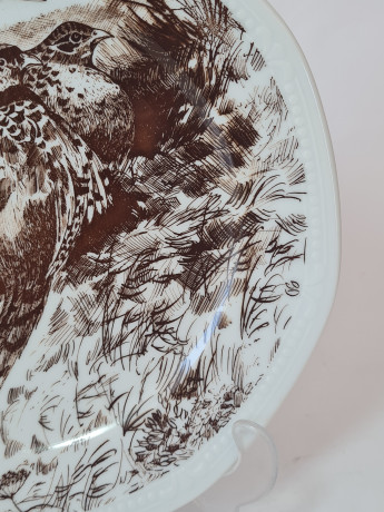 Тарелка декоративная Inglazed Czechoslovakia, белый фарфор с рисунком в коричневых тонах "Птицы", 24,5 x 3 см, Чехословакия, 1970-80гг.