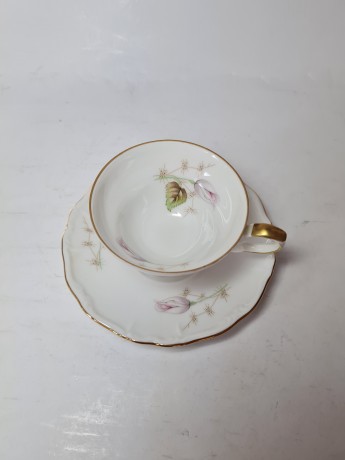 Edelstein Bavaria Винтажная чайная пара из фарфора класса премиум "Бутоны" с позолоченной ручкой, Германия, 1960-70гг.