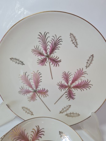 Чайное трио винтажное Schumann Arzberg с позолотой и красными цветами, ручная роспись, фарфор, Германия, 1960-70гг