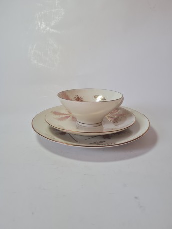 Чайное трио винтажное Schumann Arzberg с позолотой и красными цветами, ручная роспись, фарфор, Германия, 1960-70гг