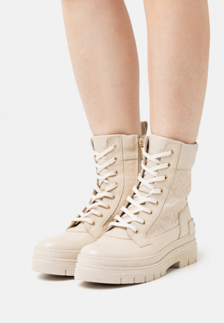 Tommy Hilfiger LACE UP ZIP BOOT MONOGRAM Platform ankle boots sugarcane LACE UP ZIP BOOT MONOGRAM Ботильоны на платформе сахарный тростник