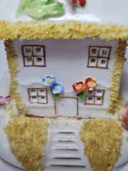 Coalport Fine Bone China England Фарфоровый летний домик с цветочным декором, 11 x 8,5 см, Англия, 1960-70гг.