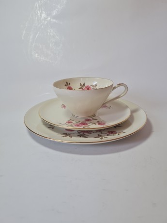 Чайное трио Alka Bavaria "Красные пионы", позолота, ручная роспись, Германия, 1960-70гг.