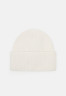 Tommy Hilfiger ELEVATED BEANIE Beanie ivory ПОВЫШЕННАЯ ШАПКА Шапочка слоновая кость