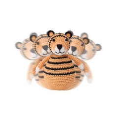 SindiBaba® Baby-Stehaufmannchen Tiger TONI gehakelt mit Glockchen Детская стоячая игрушка тигренок TONI связана крючком с колокольчиком