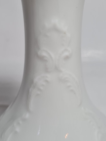 Ваза винтажная Royal KPM Bavaria белая, ручная работа, фарфор, 16 x 8 см, Германия, 1960-70гг.