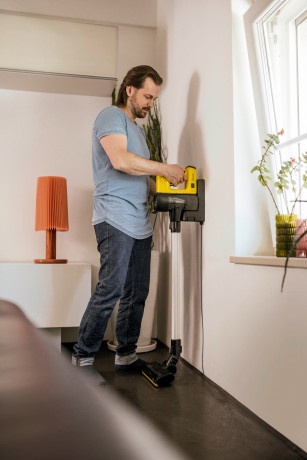 KARCHER KARCHER Akku-Stielstaubsauger VC 6 Cordless ourFamily fur alle Arten von Boden, beutellos Беспроводной пылесос KARCHER VC 6 Cordless OurFamily для всех типов полов, без мешка