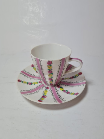 Steinbuck-Email Винтажная чайная пара "Цветы в розовом на белом фоне", Австрия, 1970-80гг.