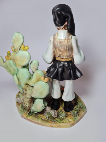 A.Manilda C4 Винтажная статуэтка "Мужчина и девушка с собакой у кактуса", 28,5см x 28,5см, Германия, 1960-70гг.