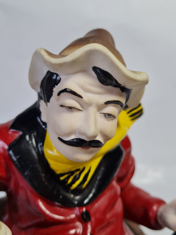 Статуэтка винтажная ARPC Romania "Мужчина с кувшином и зонтиком на лавке", 13 x 10 x 20 см, Румыния, 1960-70гг.